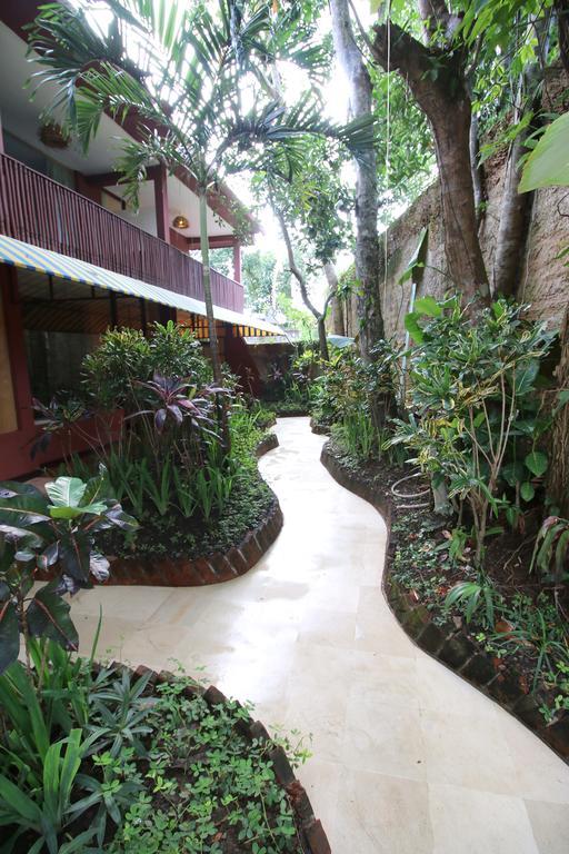 Petit Hotel Bali Убуд Экстерьер фото